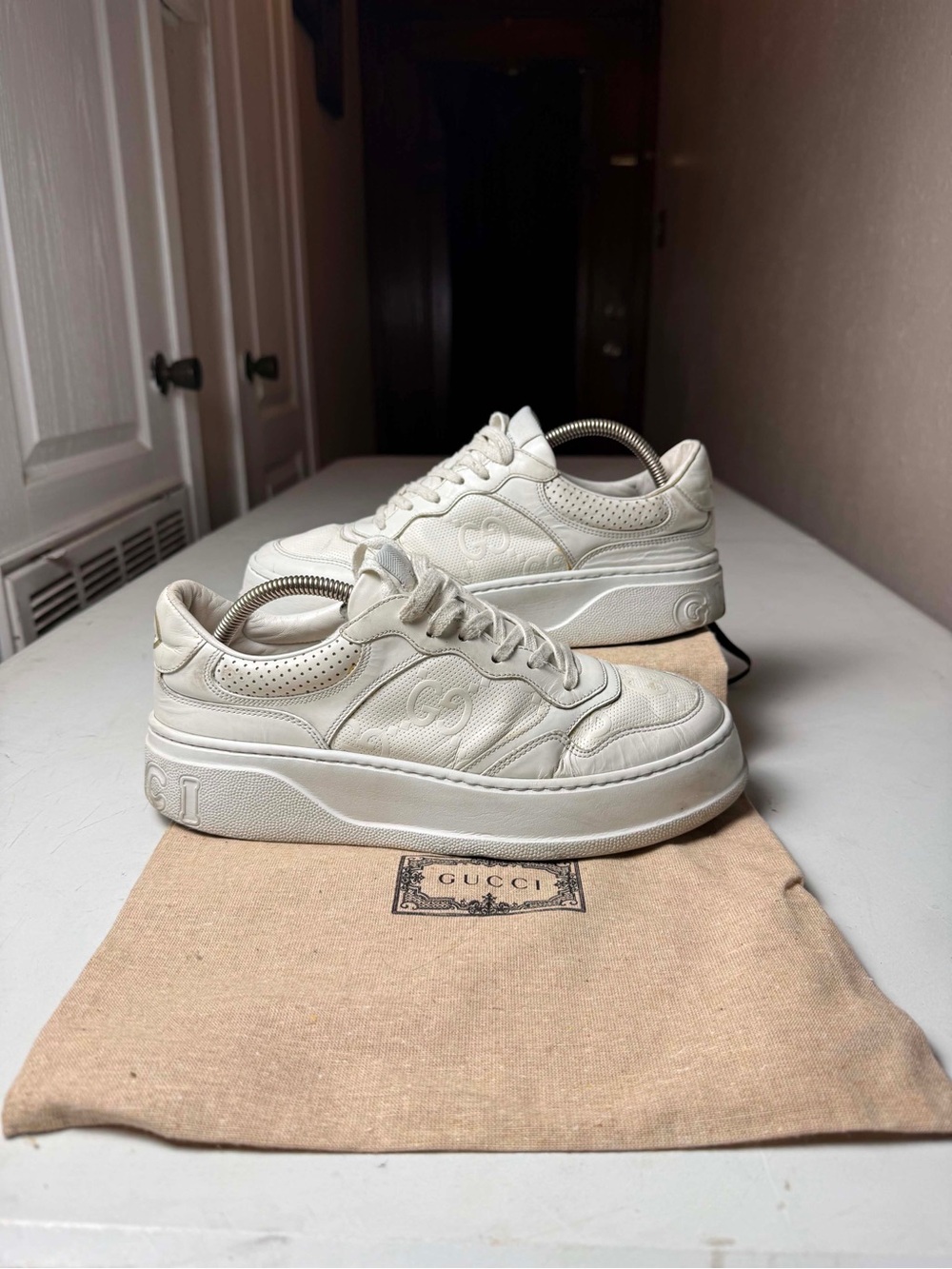 Gucci Gg Embossed Low-Top Sneakers In Leather Men White Sz 7 G / US 8